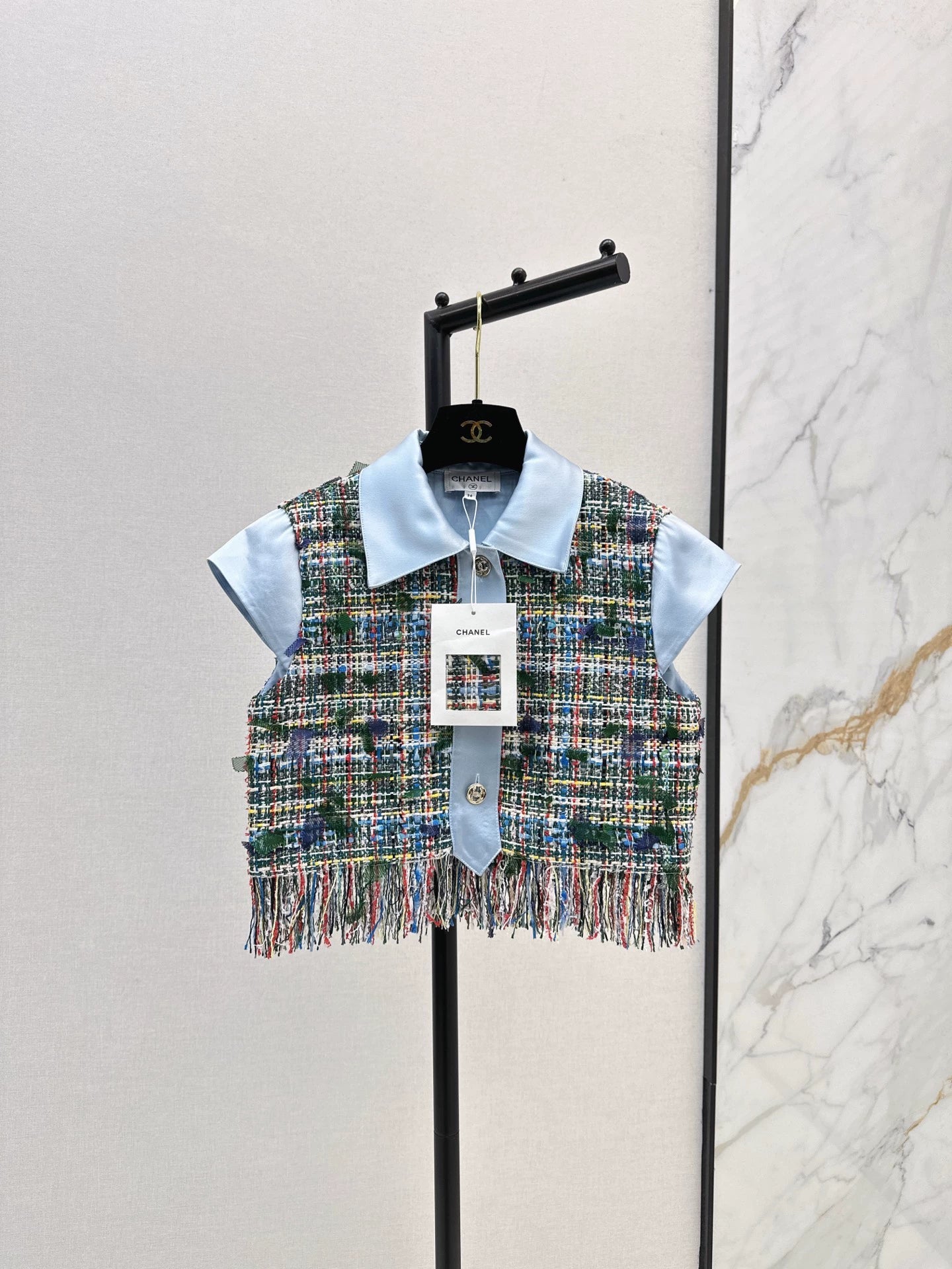 C 25 Braided vest and patchwork short-sleeved shirt
