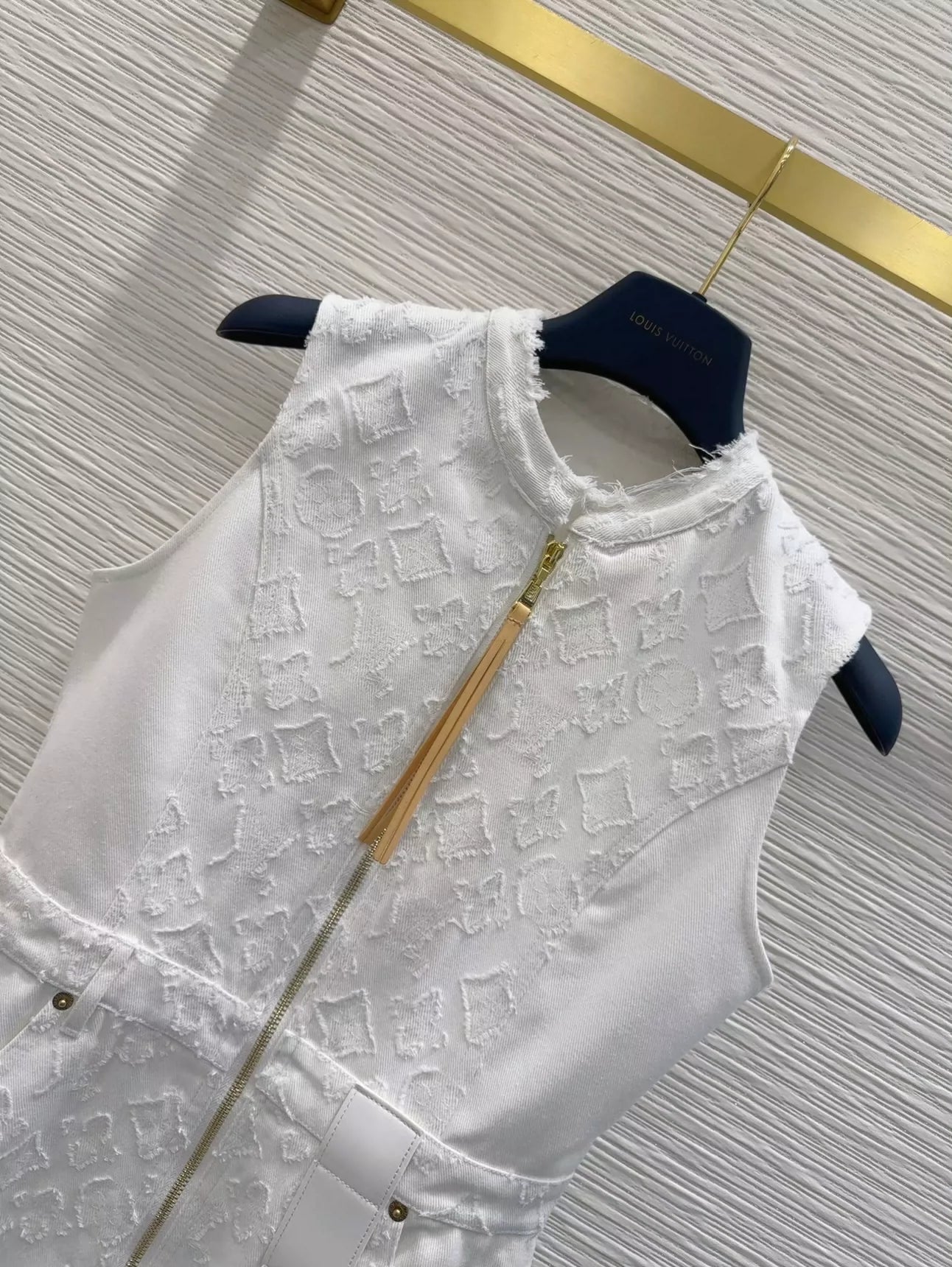 L 25 New Zipper Sleeveless Dress