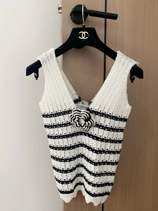 c 25 New Floral Embellished Decorative Striped Knit Tank Top