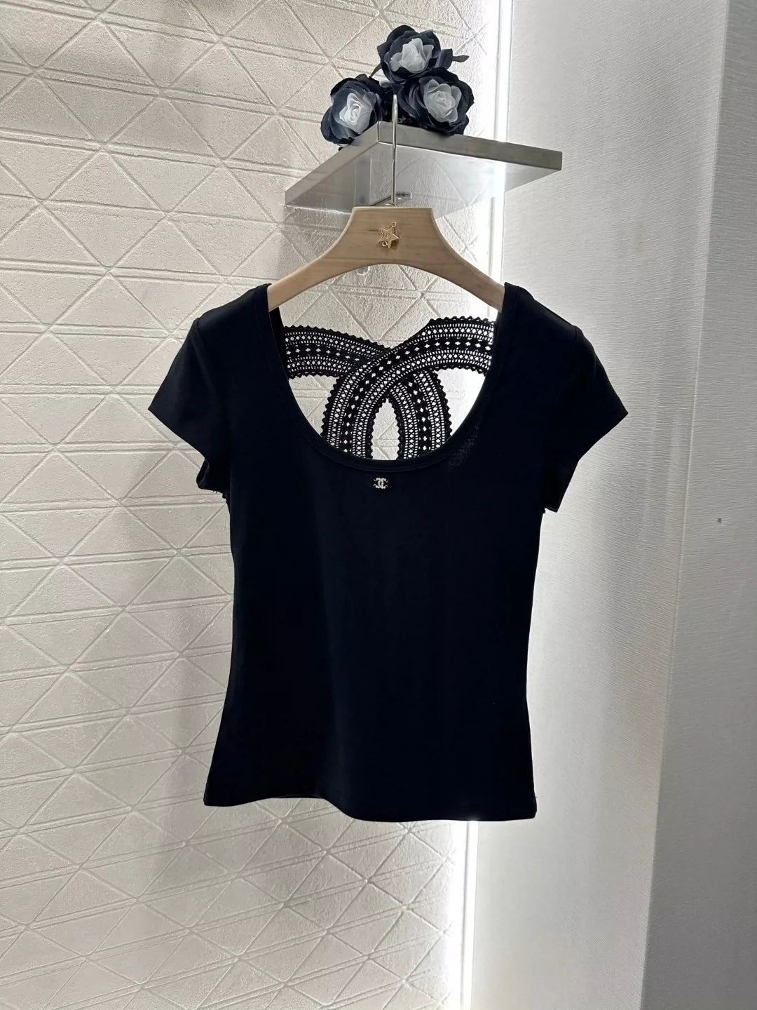 C 25 New Cutout Embroidery Top