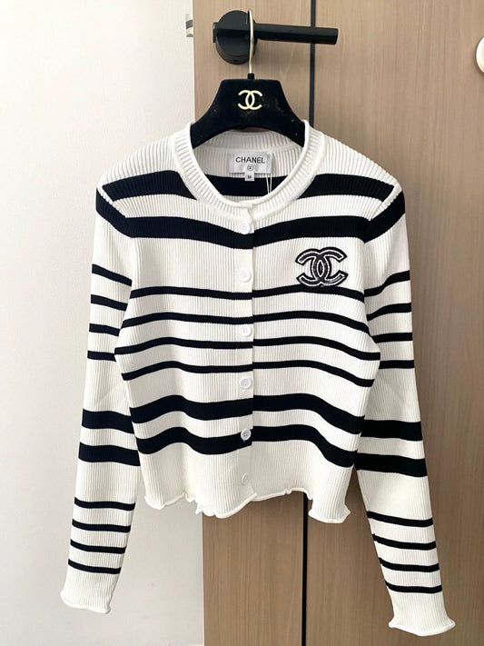 C 25 new striped round neck long sleeve knitted cardigan