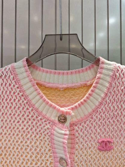 C 25 New Rainbow Color Knit Vest