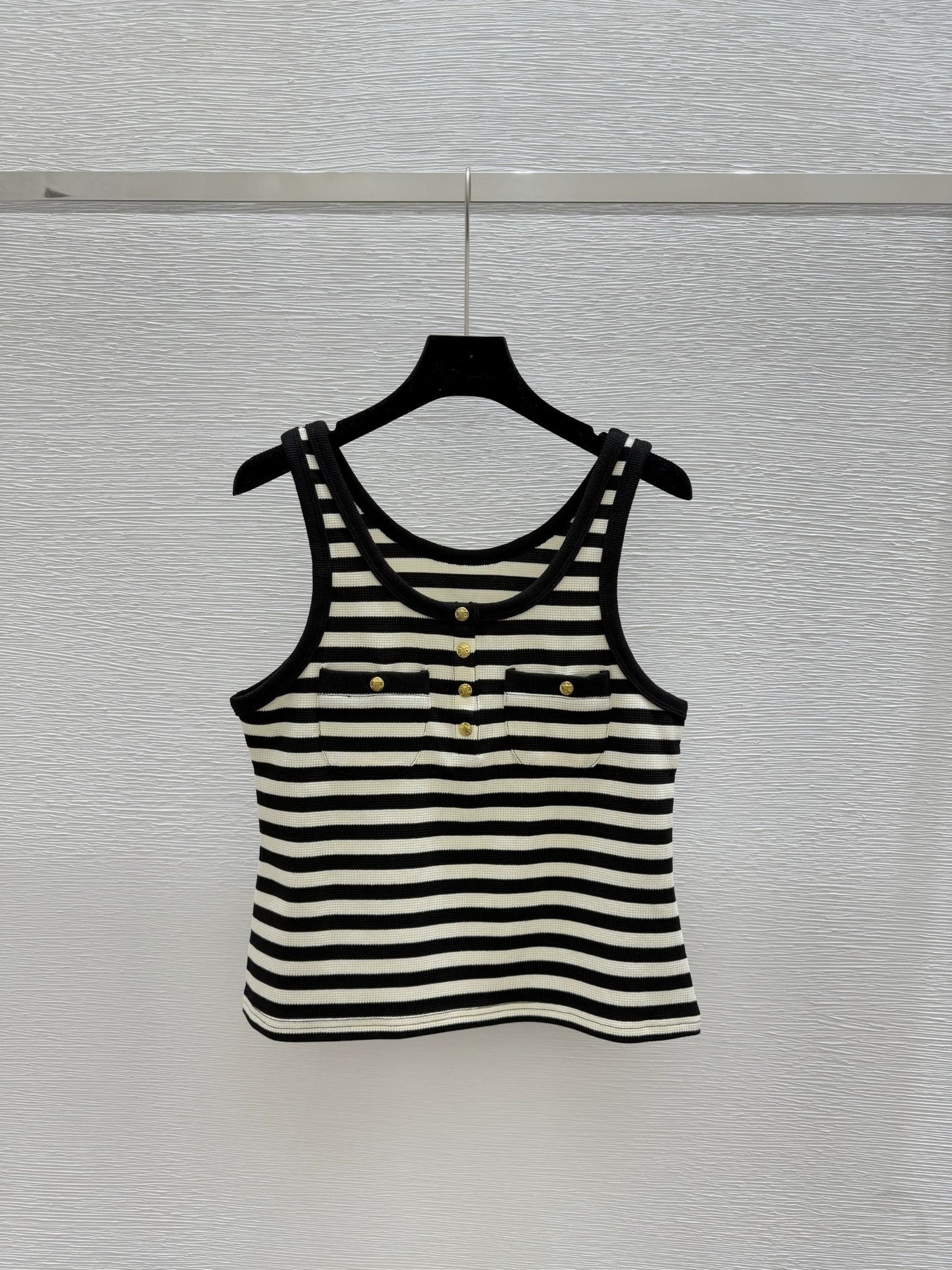 CE 25 new contrast striped button pocket knitted vest