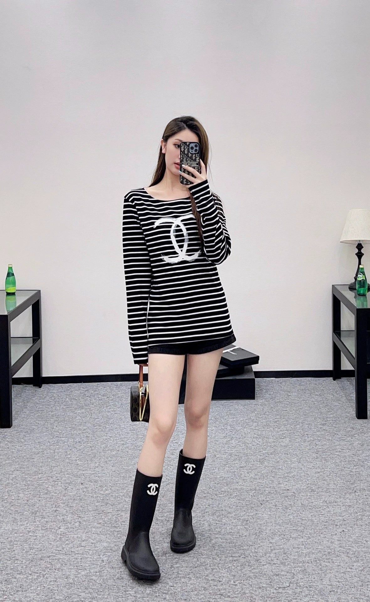 C 25 Loose striped long-sleeved top