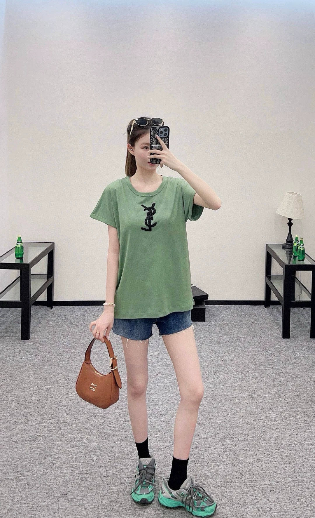 Y 25 Heavy Duty Beaded Embroidered Letter Short Sleeve T-Shirt (White Pink Green)