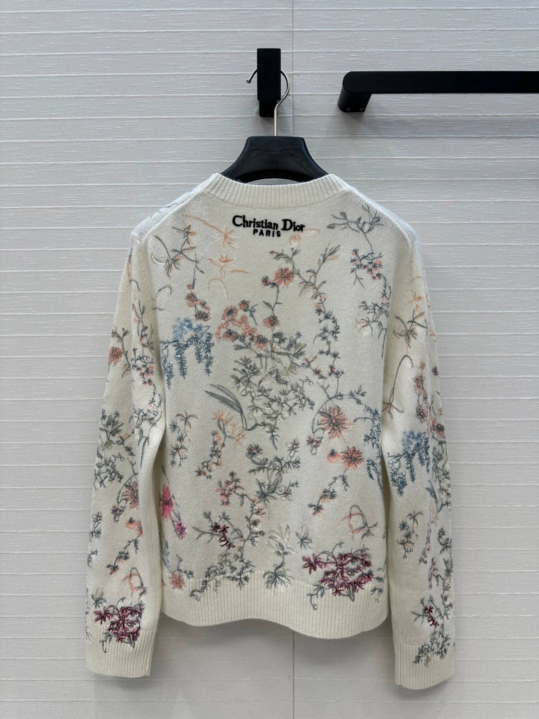 D 25 new cashmere sweater with plant and flower embroidery