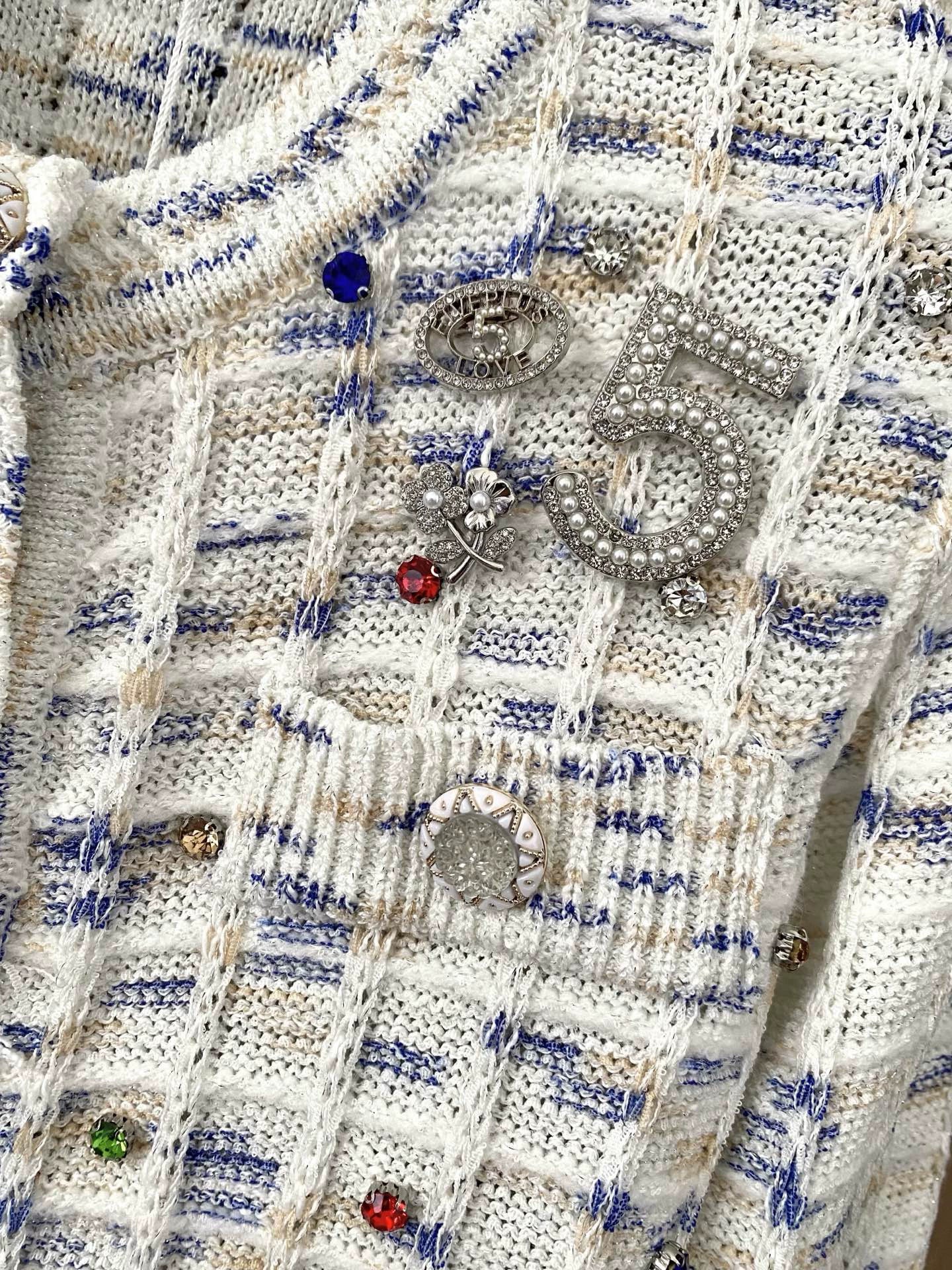 C New 25th Plaid Single-Breasted Round Neck Long-Sleeved Knit Cardigan(white/black/red)