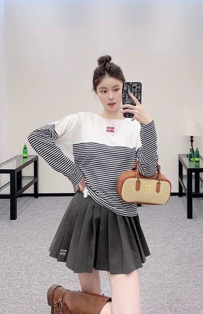 M 25 Striped patchwork, one-shoulder long sleeves