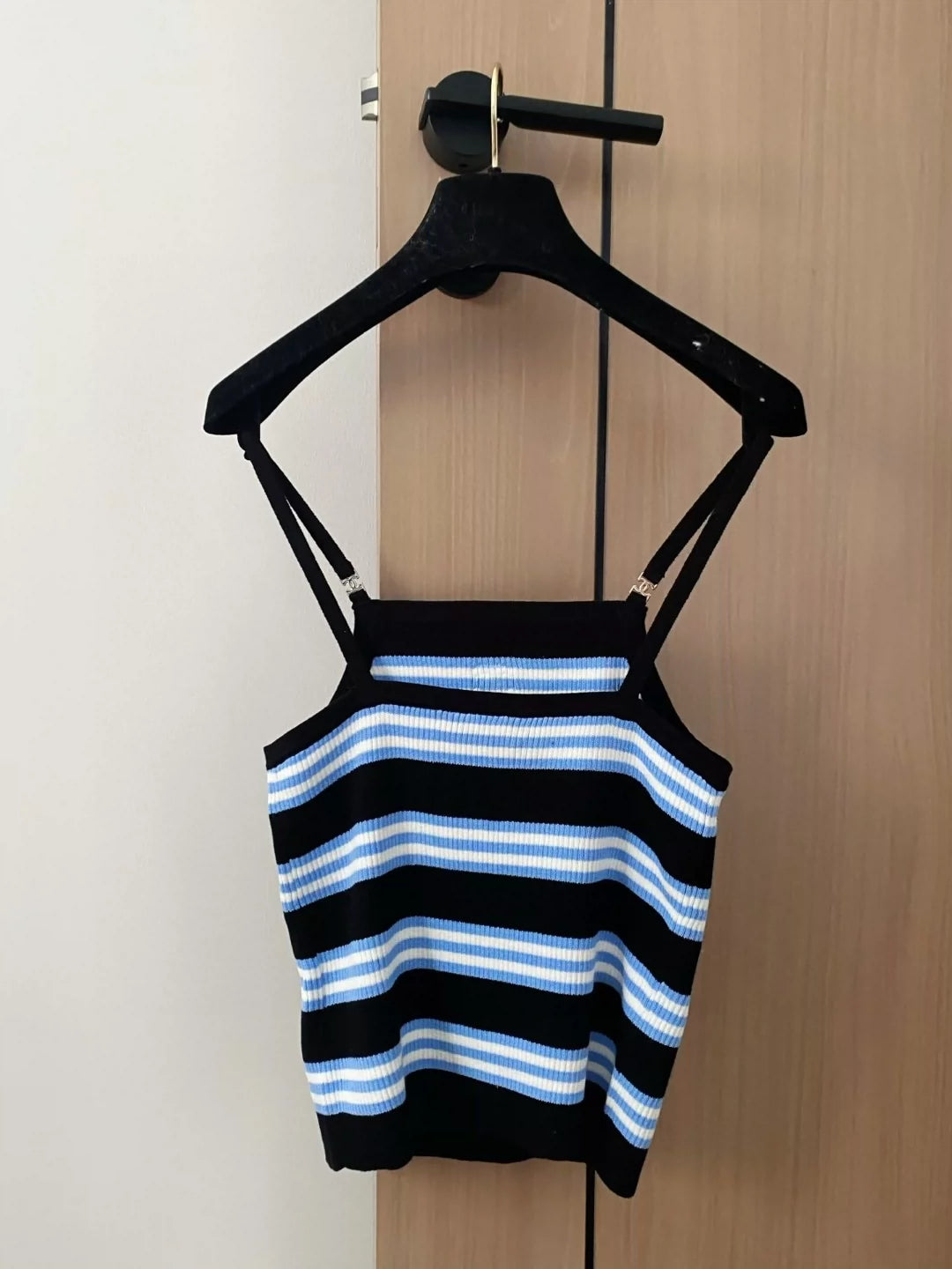 C 25 New Color-Crossing Striped Knit Suspenders