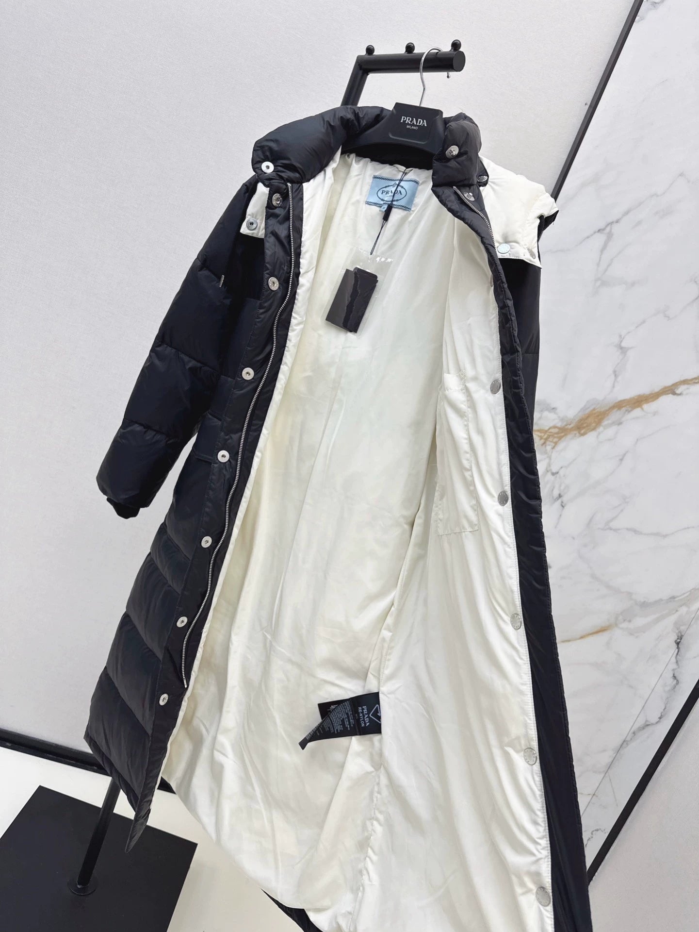 P 25 new hooded down jacket with belt