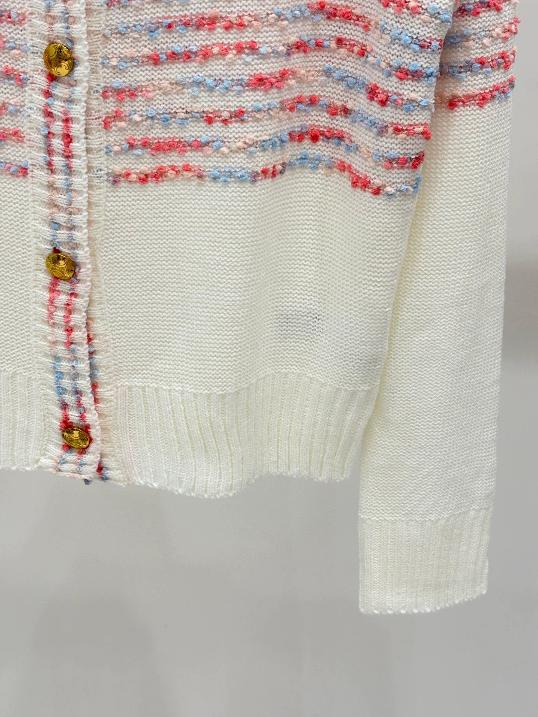 CE 25 Printemps et Été nouveau col rond lettre logo logo rayures couleur mixte cardigan tricoté 