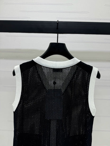 C 25ss summer new embroidered letter V-neck hollow vest