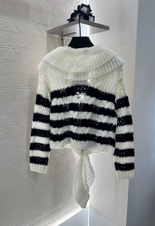 D 25 Irregular lace collar knit top