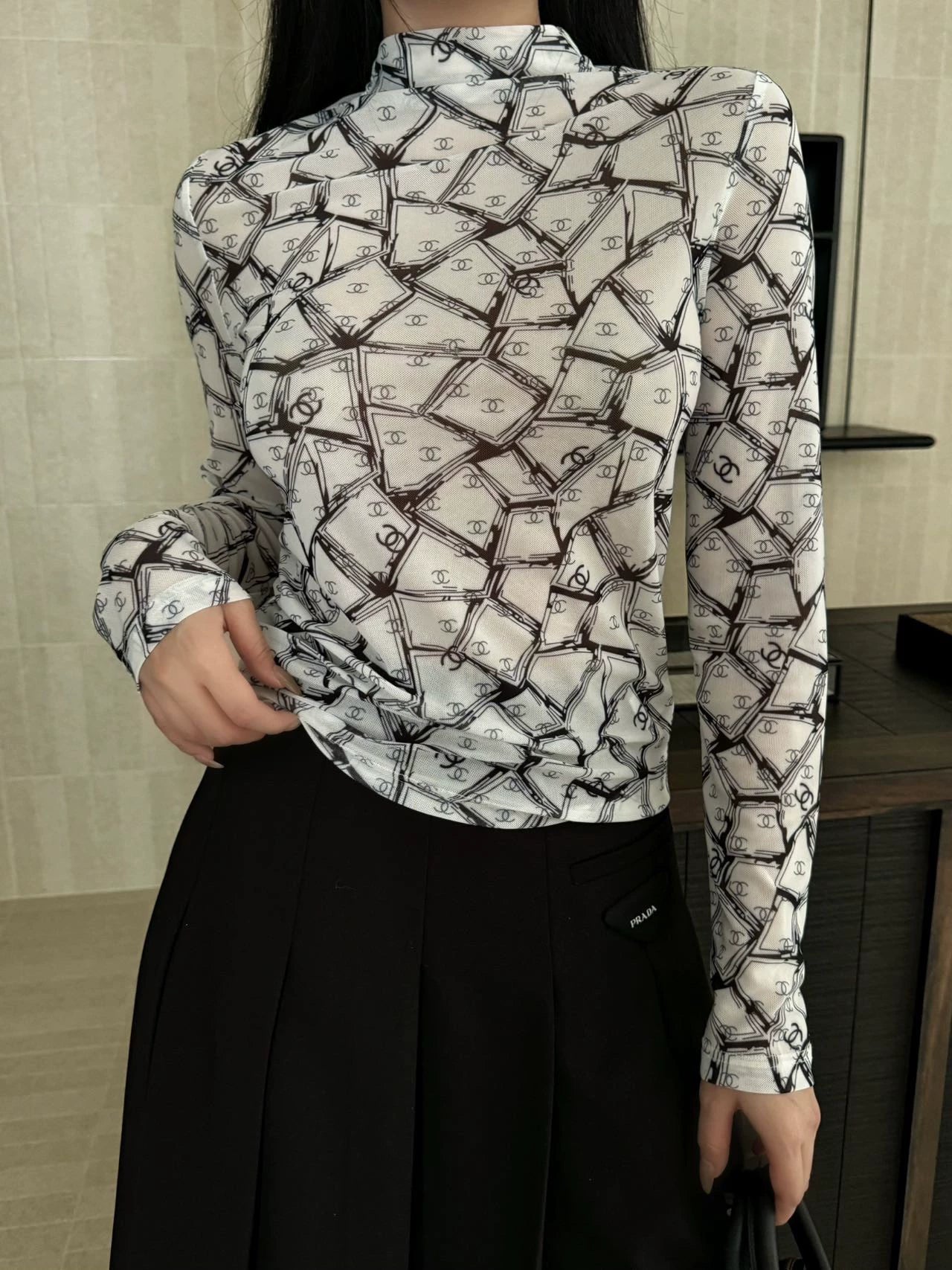 C 25 Slim-fit bottoming shirt