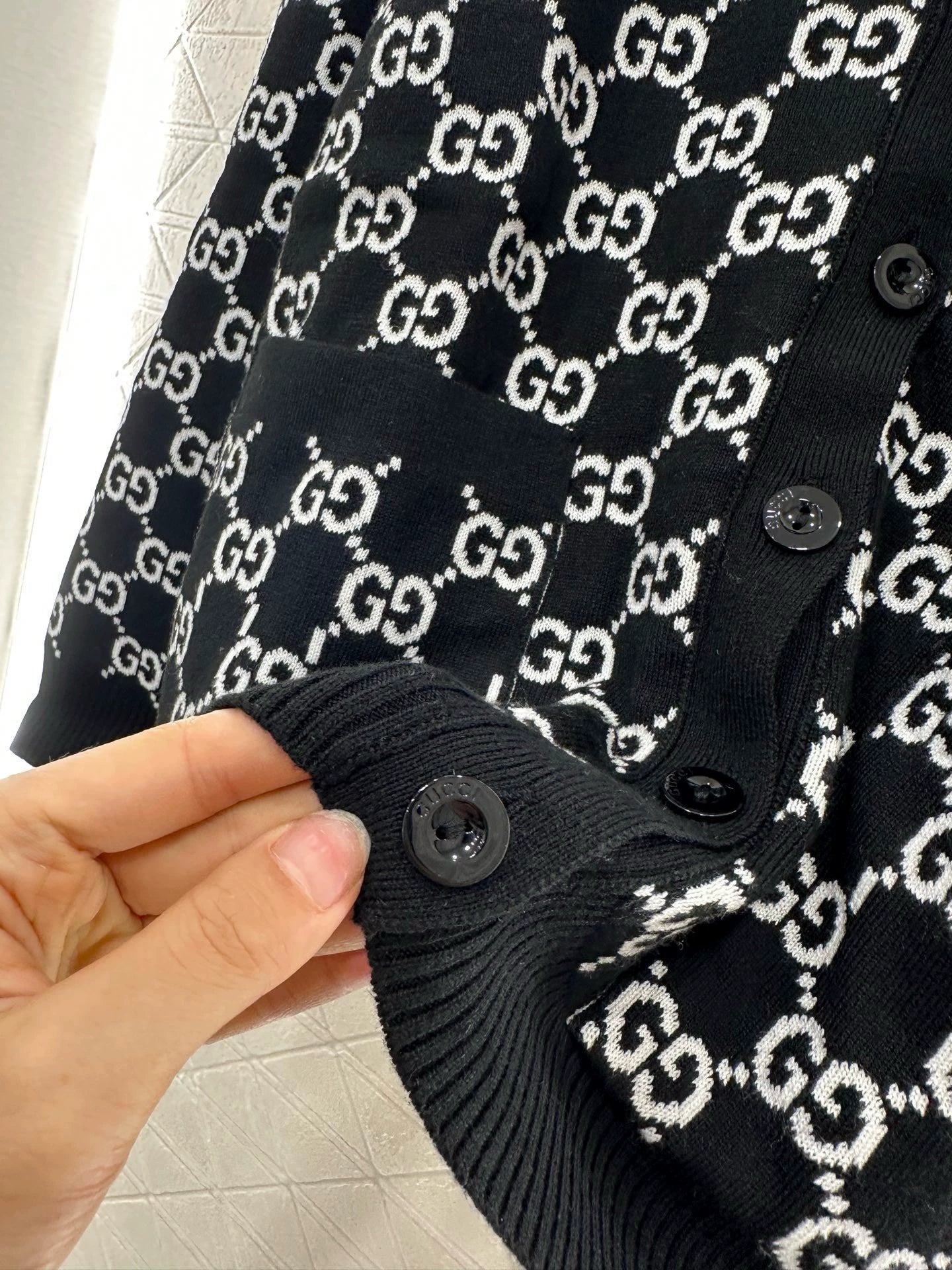 G 25 Reversible jacquard knit cardigan