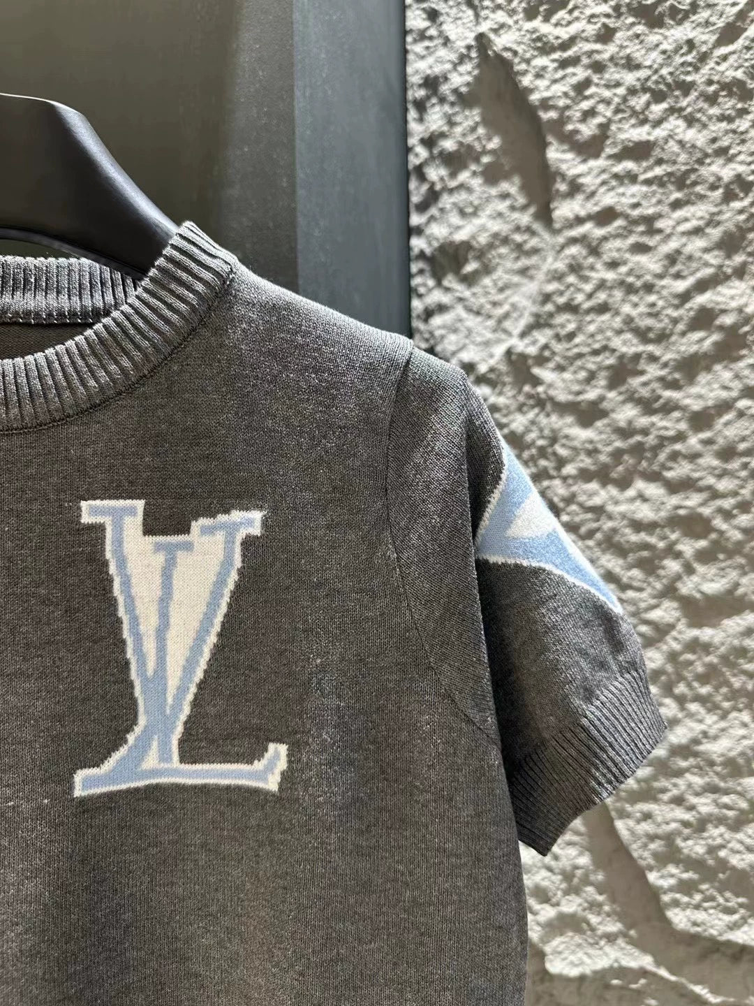 L 25 Jacquard Letter Clover Knit Short Sleeve