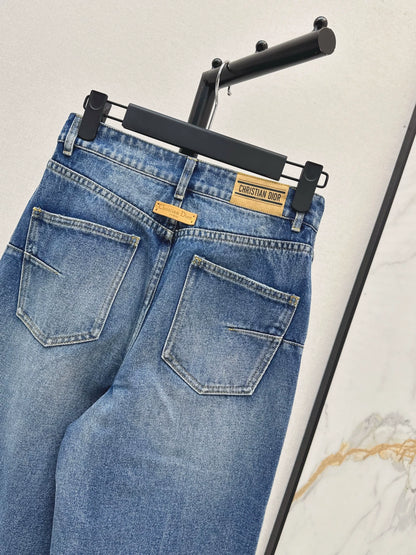 D 25 Damaged loose jeans