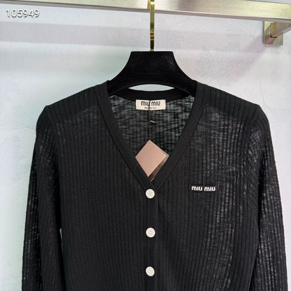 M 25 Short Thin Small Cardigan Long Sleeve