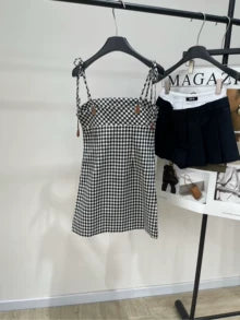 m 25 Summer new black and white checkered leather letter suspender skirt