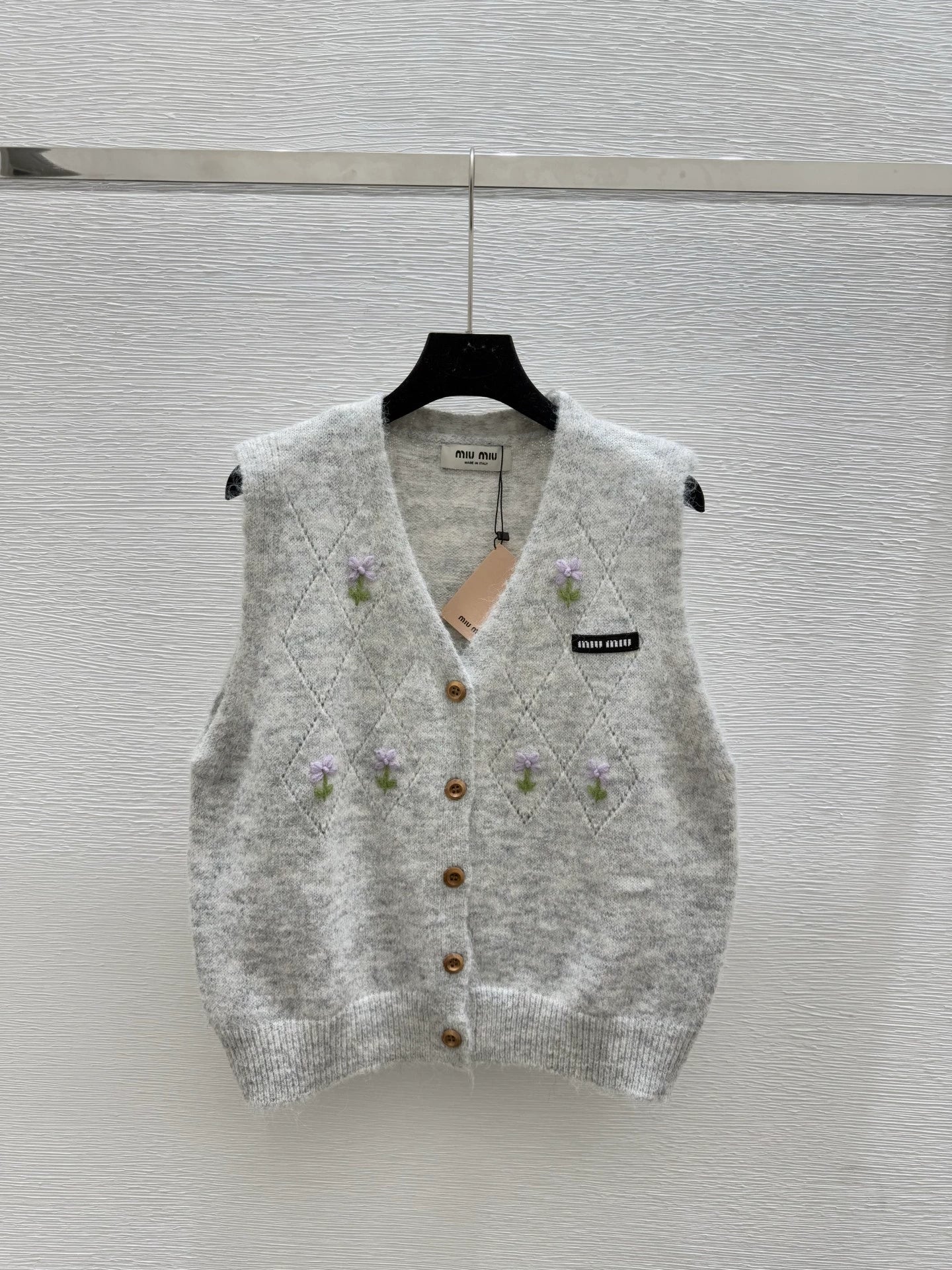 M 25 new logo diamond flower V-neck sleeveless knitted vest