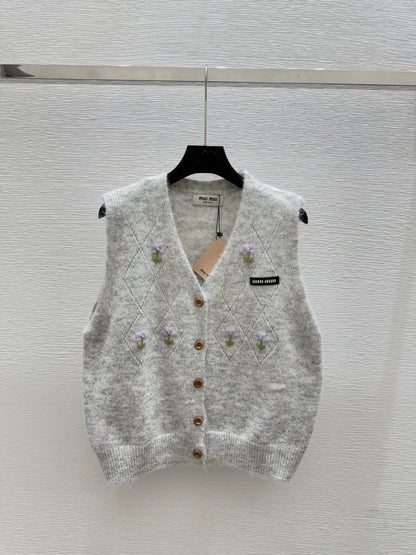 M 25 new logo diamond flower V-neck sleeveless knitted vest