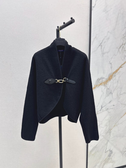 L 25 Buckled double-sided cape coat