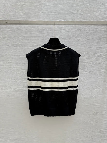 D 25 New Bee Embroidery Clashing Stripe Collar Sleeveless Knit Tank Top