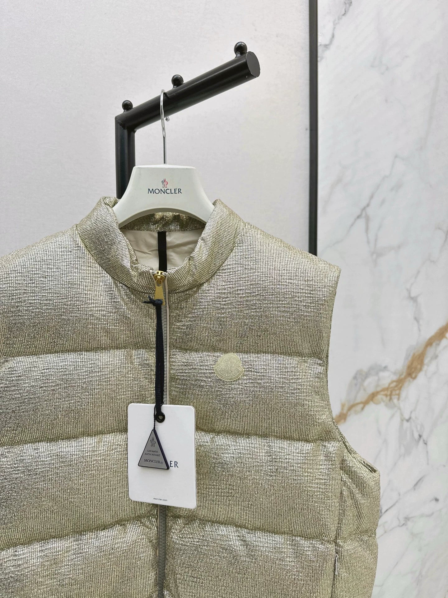 MON 25fw Silver stand collar down vest
