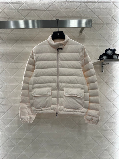 Mon 25 Stand-up collar, thin down jacket.