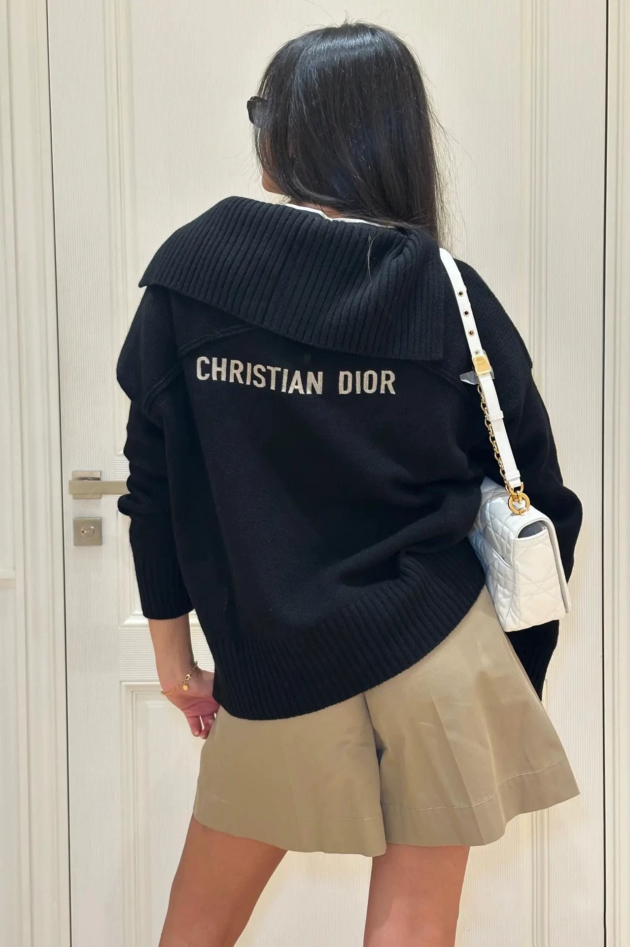 D 25 Shawl collar knitted sweater