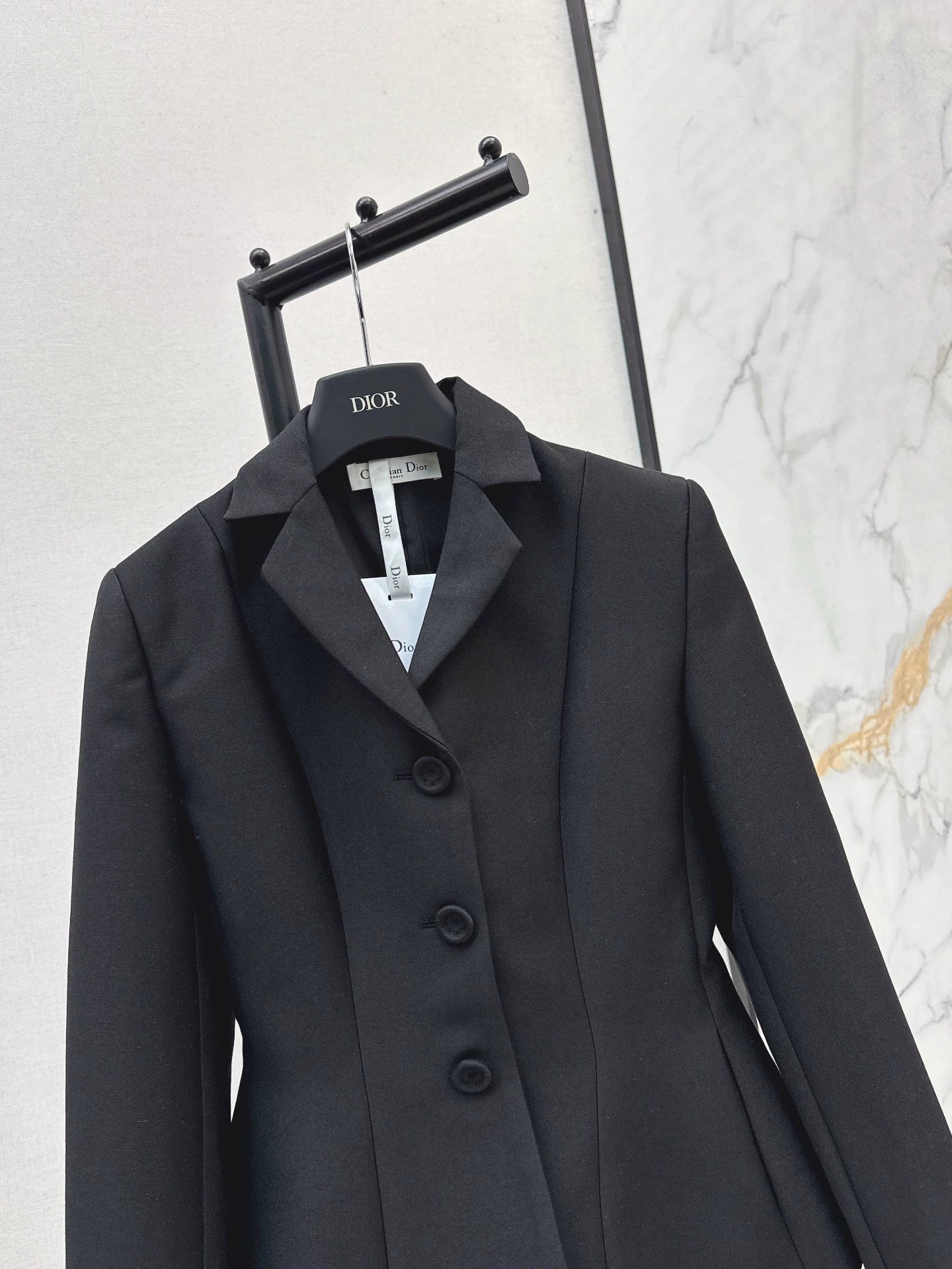 Di 25 Minimalist single breasted slim fit suit jacket