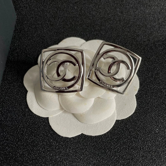 25 Summer new classic double C letter earrings