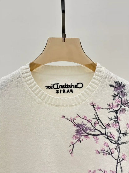 D 25 Early Autumn New Round Neck Peony Embroidery Knitted Top