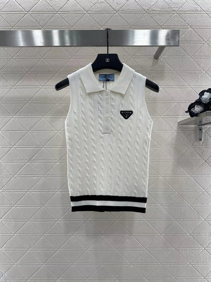P 25 Cable-knit lapel vest