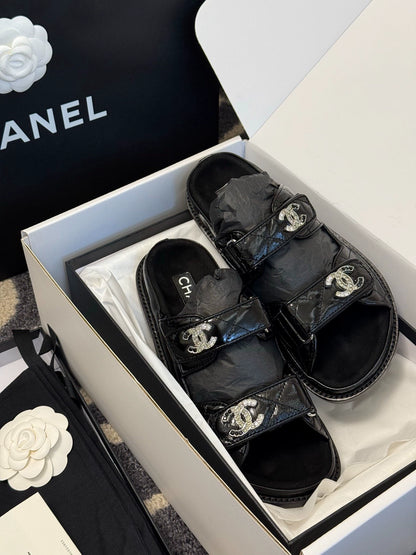 C 25 Summer New Rhinestone Logo Beach Sandals