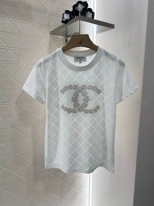 C 25  Heavy-duty beaded lattice round neck T-shirt