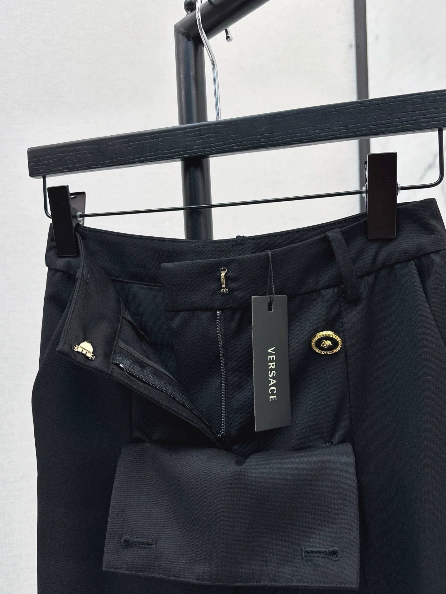 Ve 25 Spring/Summer newest style metal button decoration high-waisted small suit pants