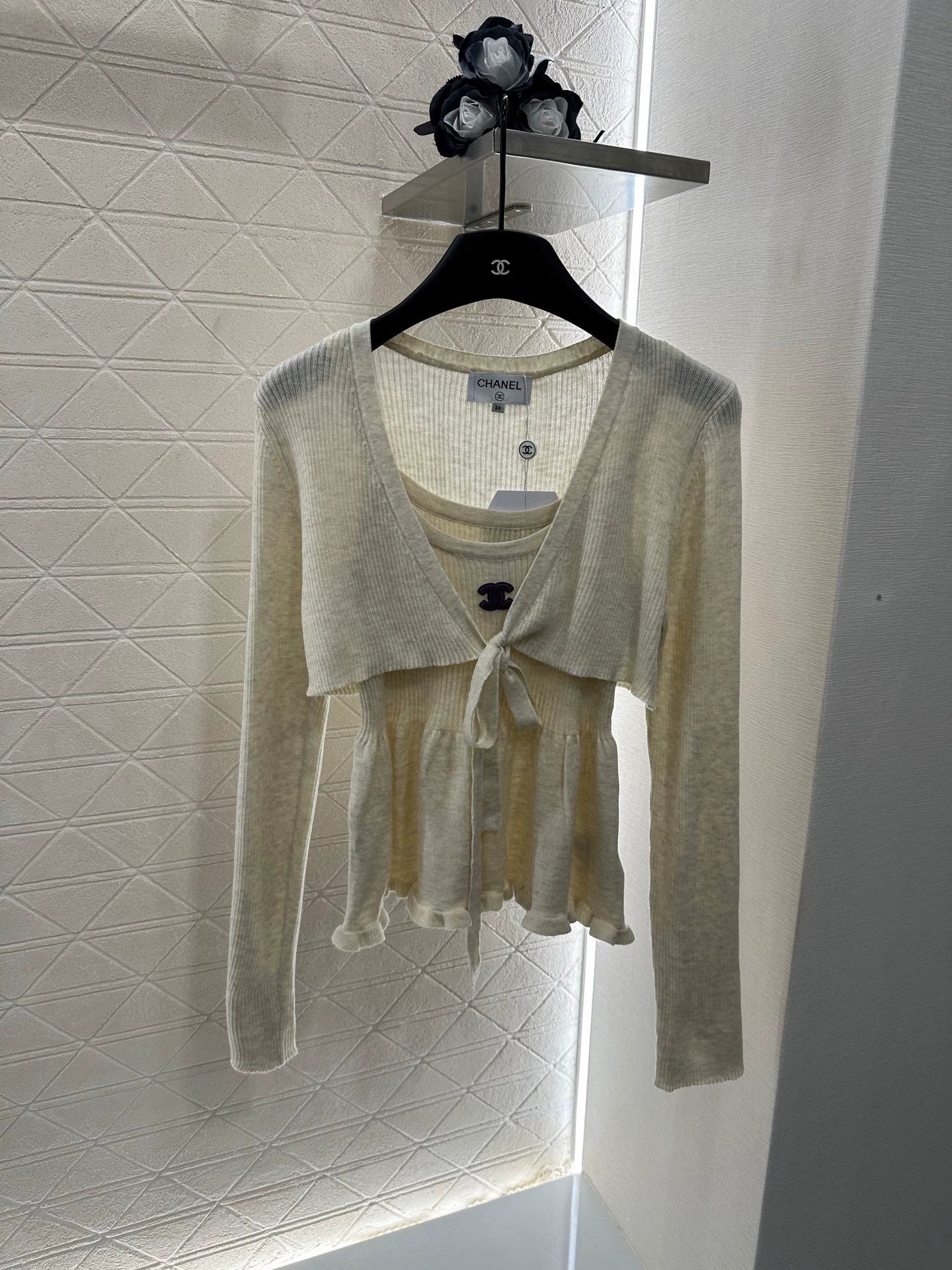 C 25 Two-piece suspender knitted cardigan