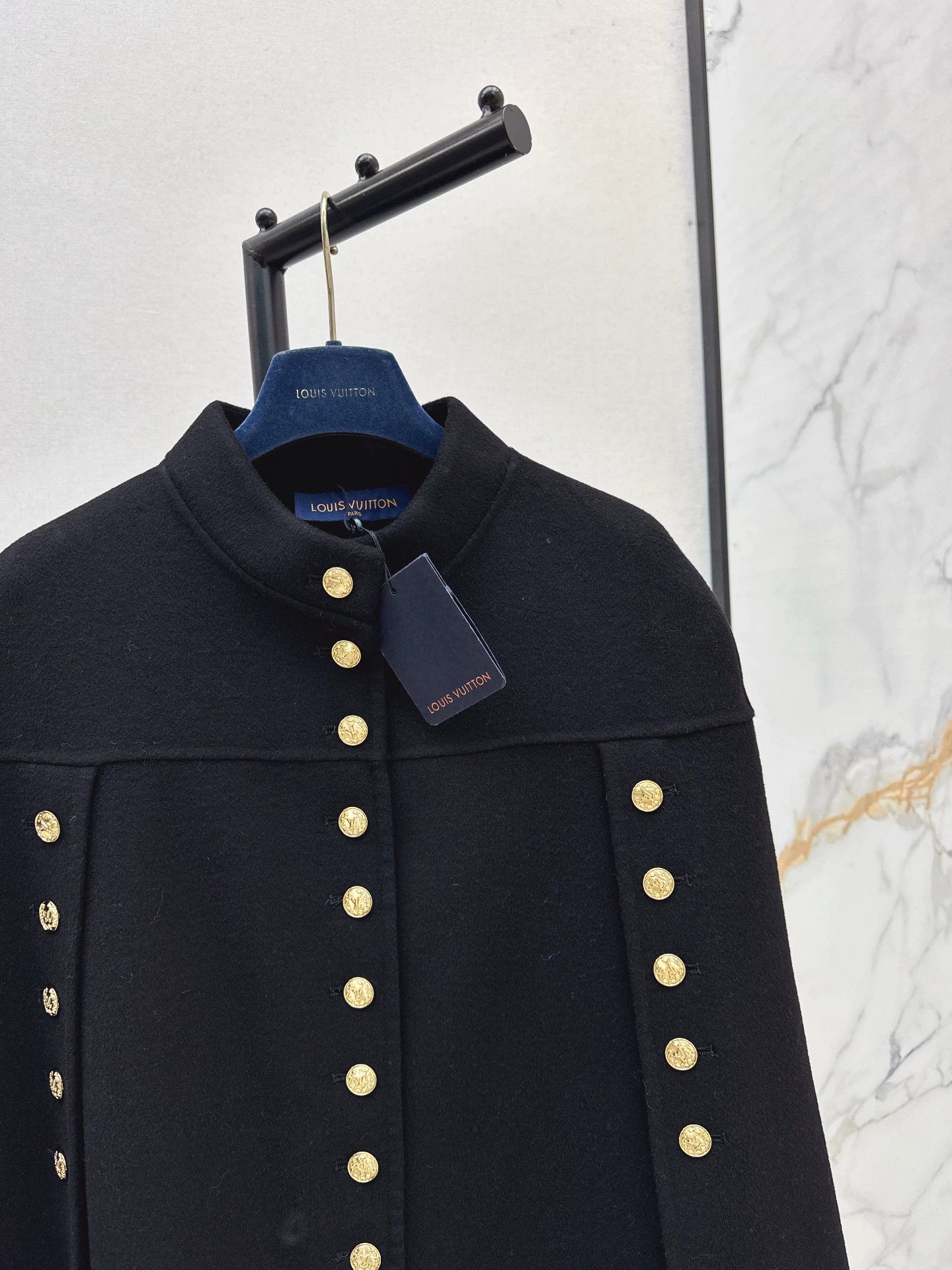 L 25 Cashmere cloak jacket