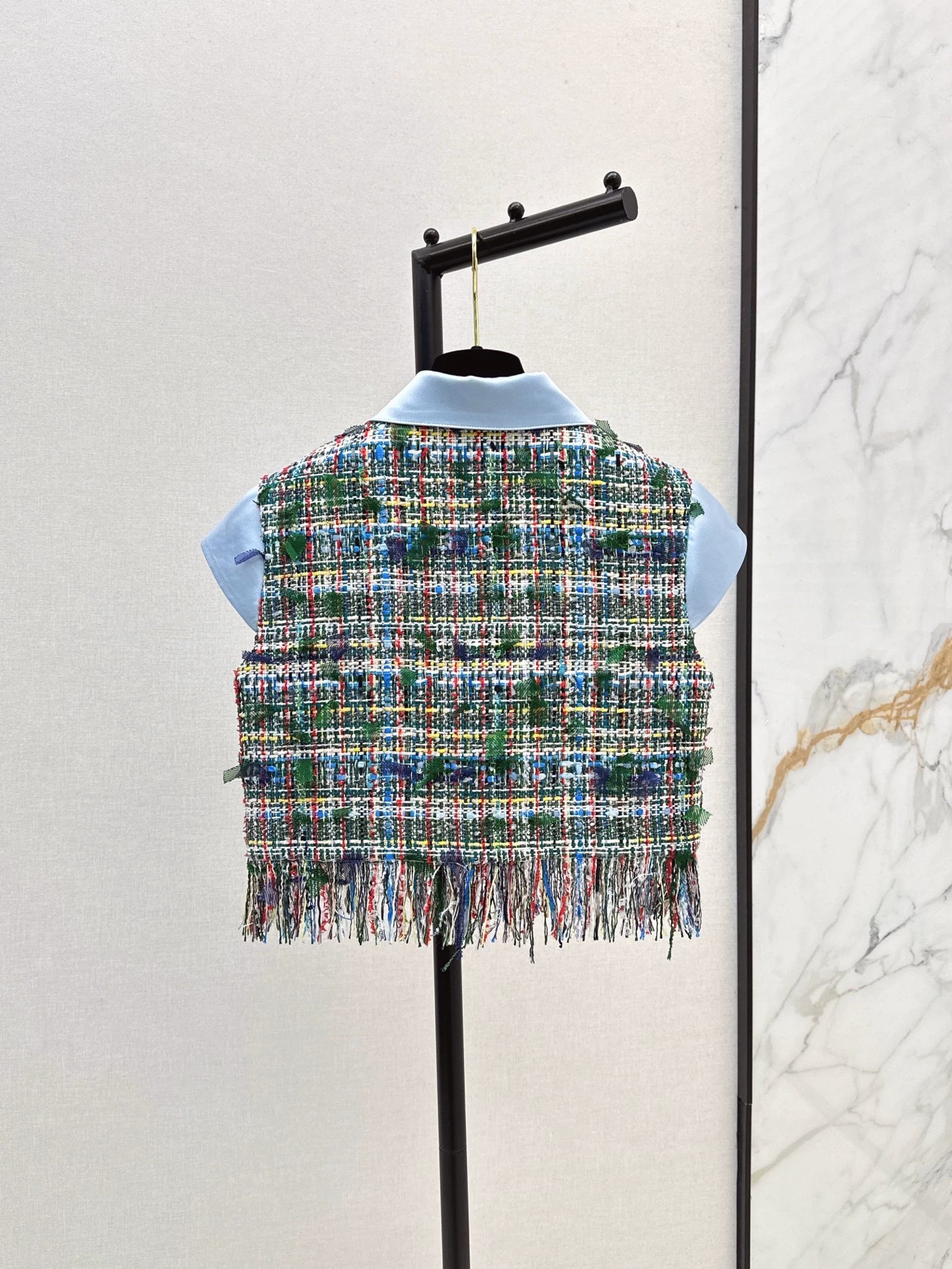 C 25 Braided vest and patchwork short-sleeved shirt