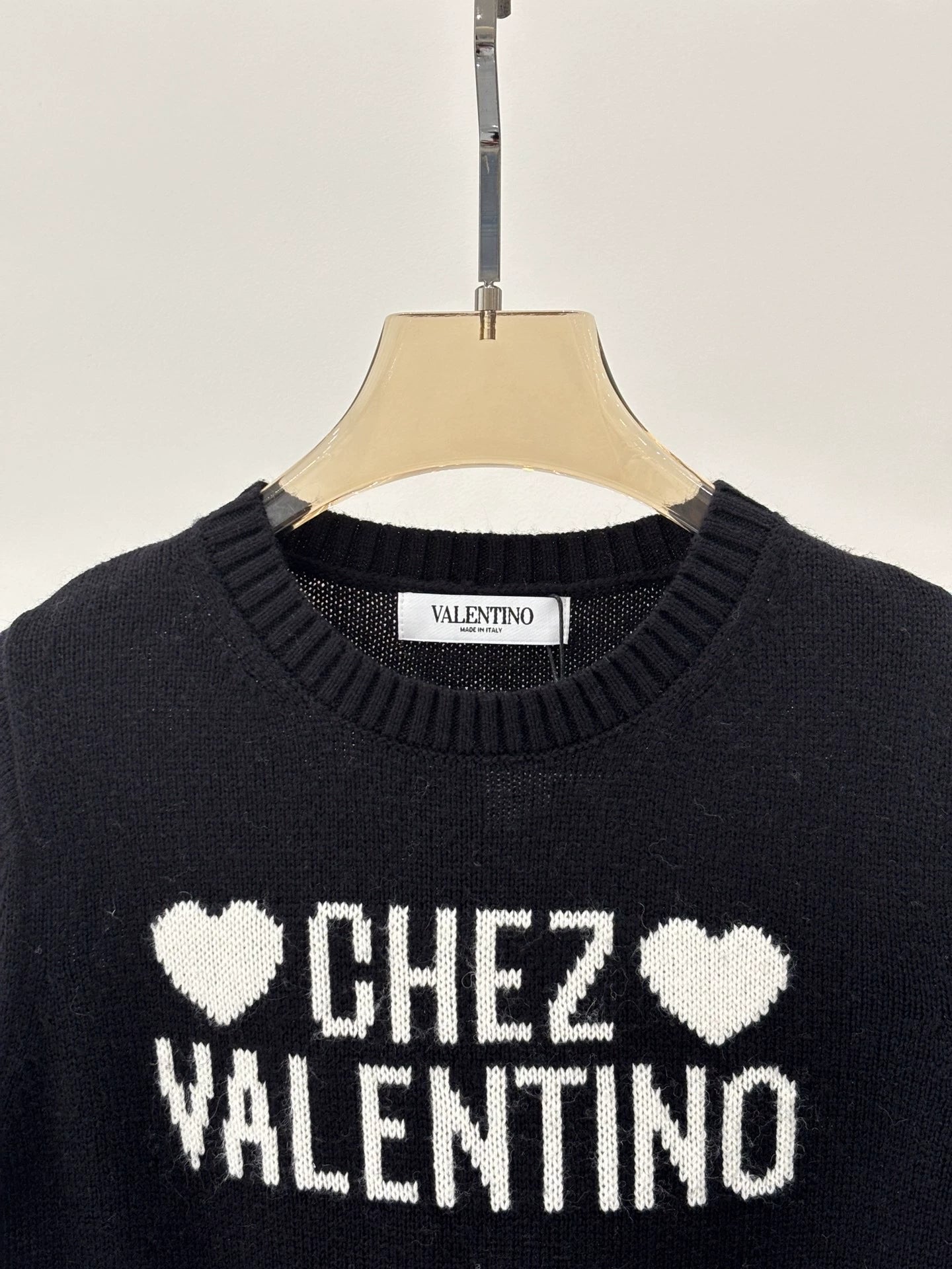 V 25 new letter jacquard round neck long sleeve knitted top(beige/pink)
