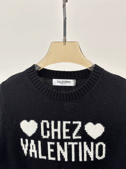 V 25 new letter jacquard round neck long sleeve knitted top(beige/pink)