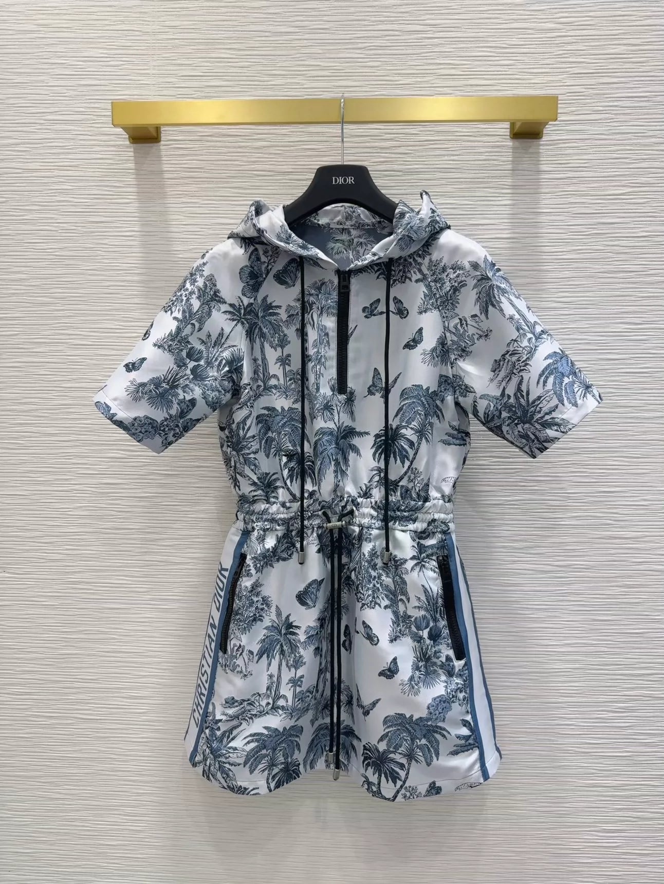 Robe imprimée à capuche et manches courtes D 25 
