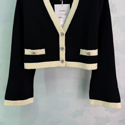 2025 Summer New Arrival Black and White Contrast Knitted Cardigan