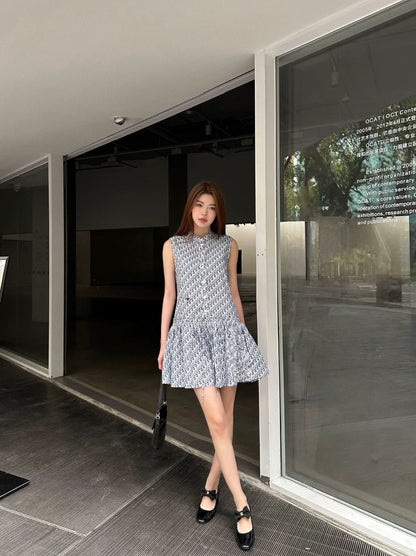 D 25 New Letter Printed Bee Embroidery Tie Sleeveless Dresses