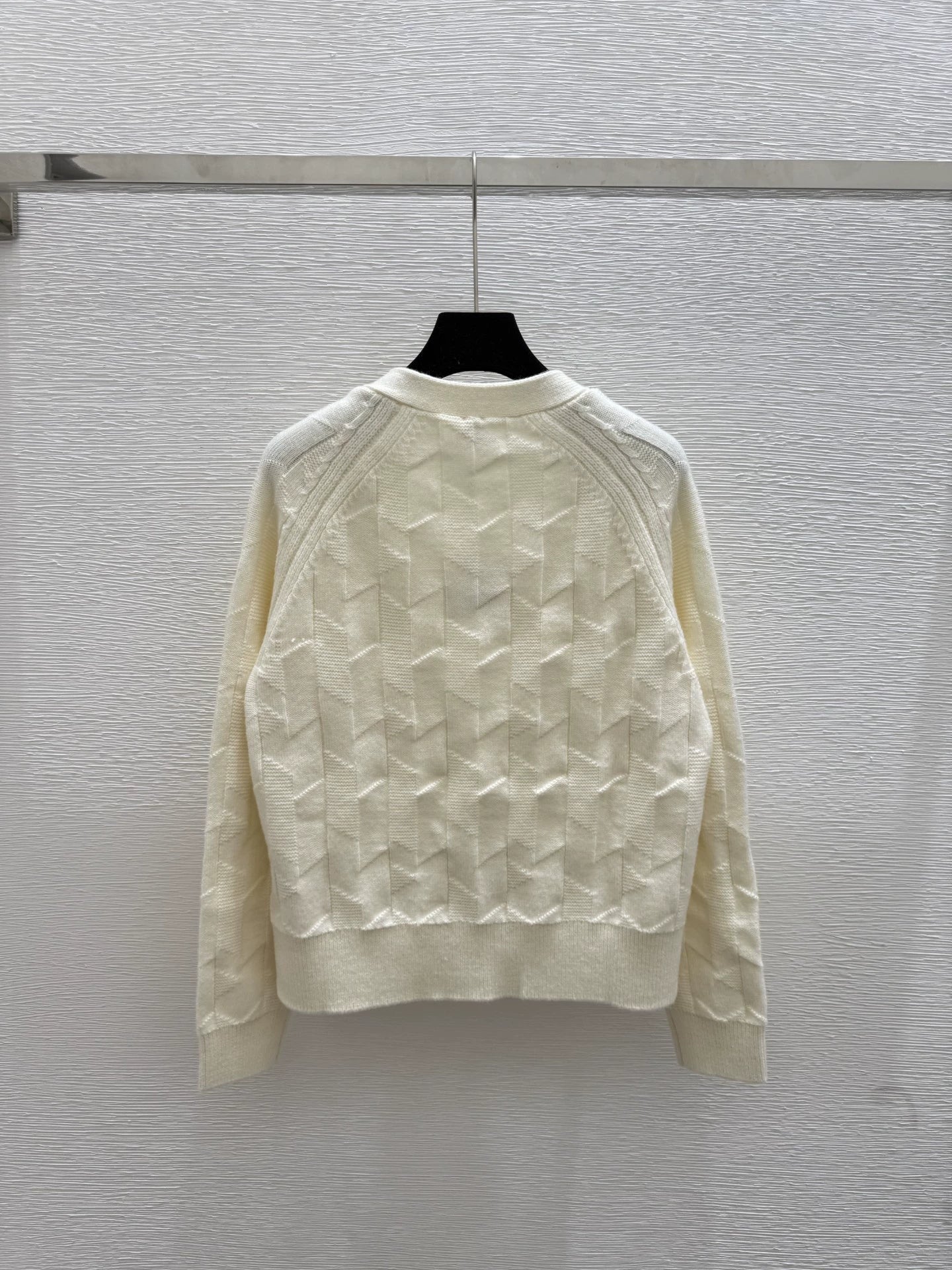 H 25 New Solid Color Simple V-Neck Knit Cardigan（Green Beige Red）