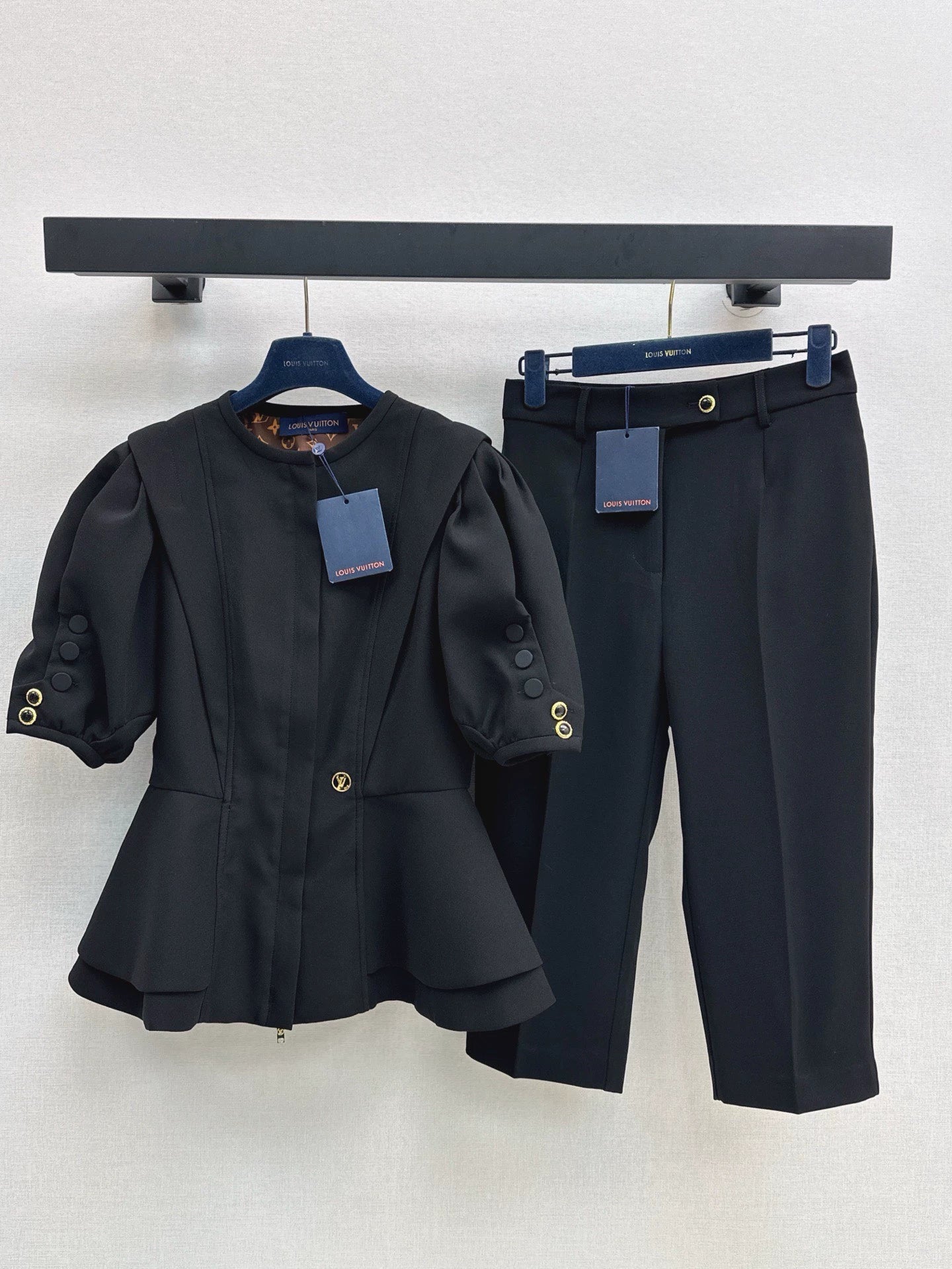 L 25 Spring/Summer New Ruffled Bubble Sleeve Top ➕ Suit 7-minute Pants Set