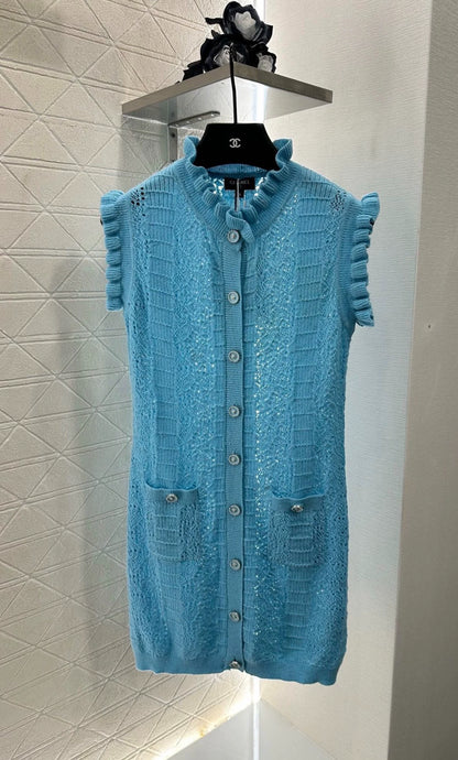 Knitted vest skirt with quilted sleeves