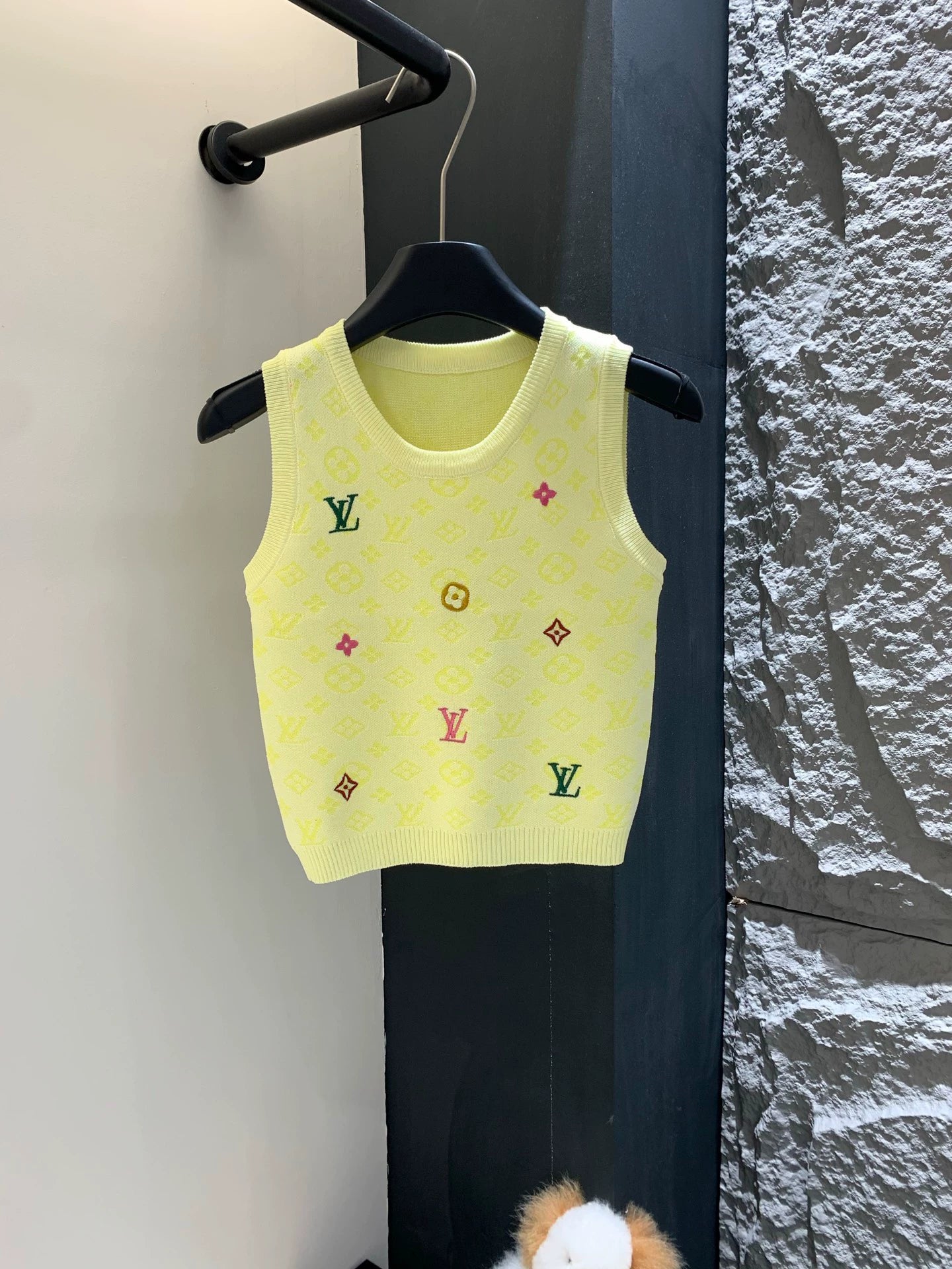 L 25 Knit Logo Sleeveless Vest