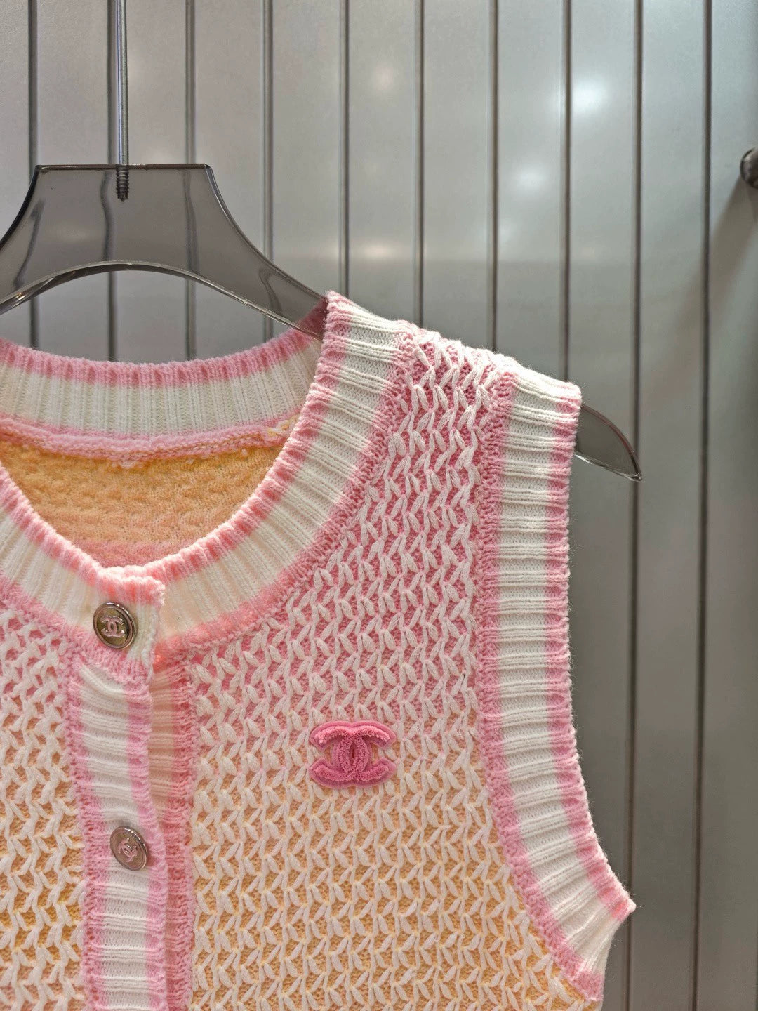 C 25 New Rainbow Color Knit Vest